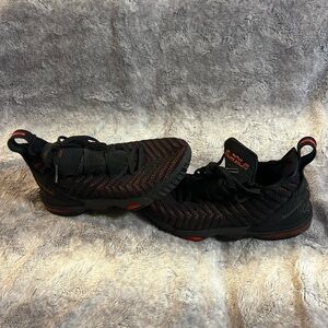 Nike LeBron 16 GS Fresh Bred Size 6.5y